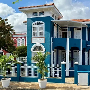 Amalie & Curiel Curaçao